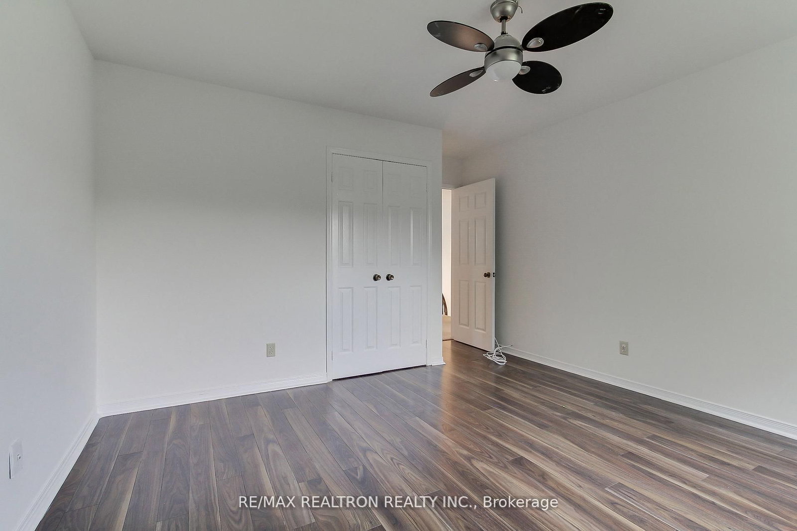 Detached House for sale at 19 Crystal Drive, Richmond Hill, Ontario, L4C 7Z4 - Mill Pond - MLS: N12786294