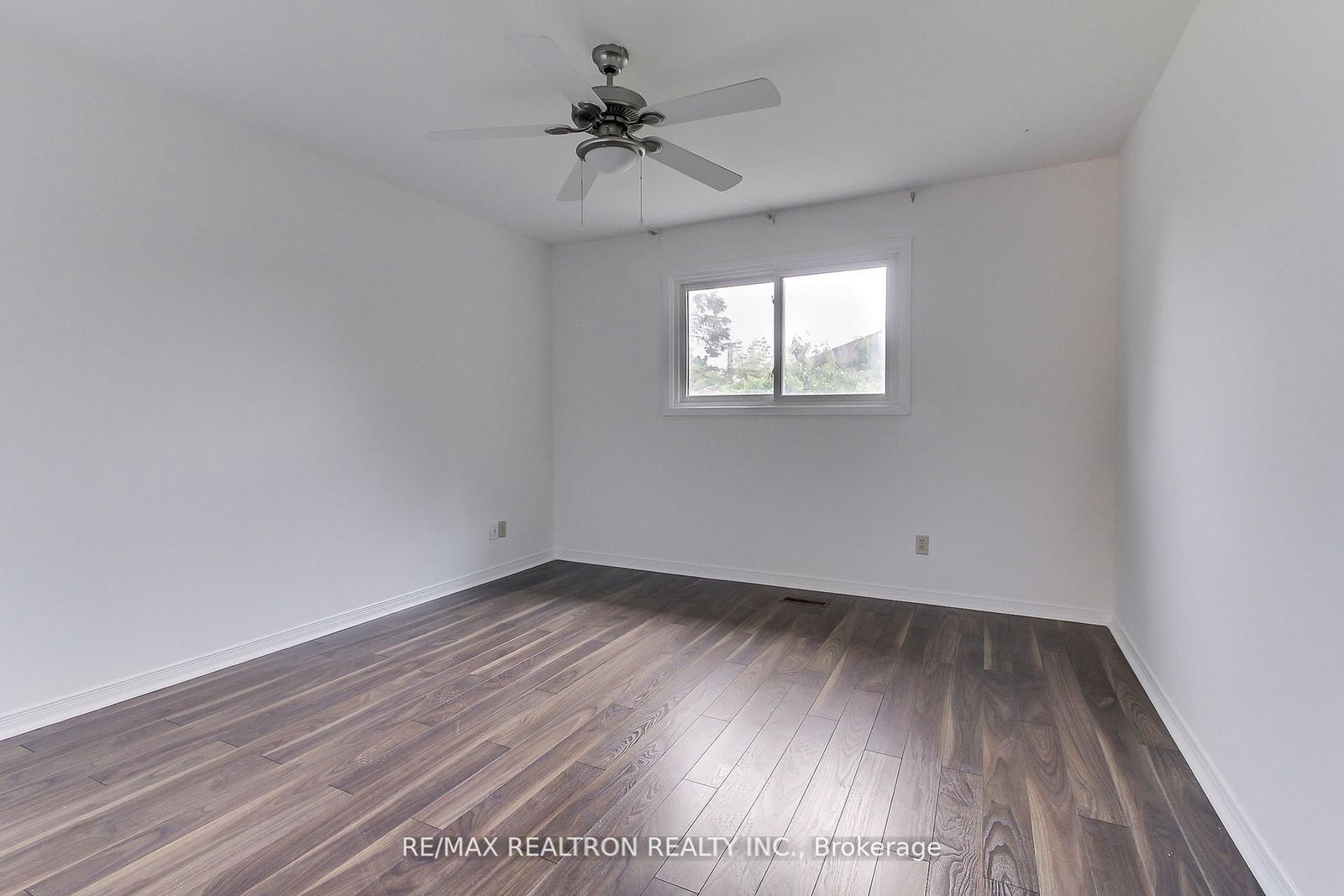 Detached House for sale at 19 Crystal Drive, Richmond Hill, Ontario, L4C 7Z4 - Mill Pond - MLS: N12786294