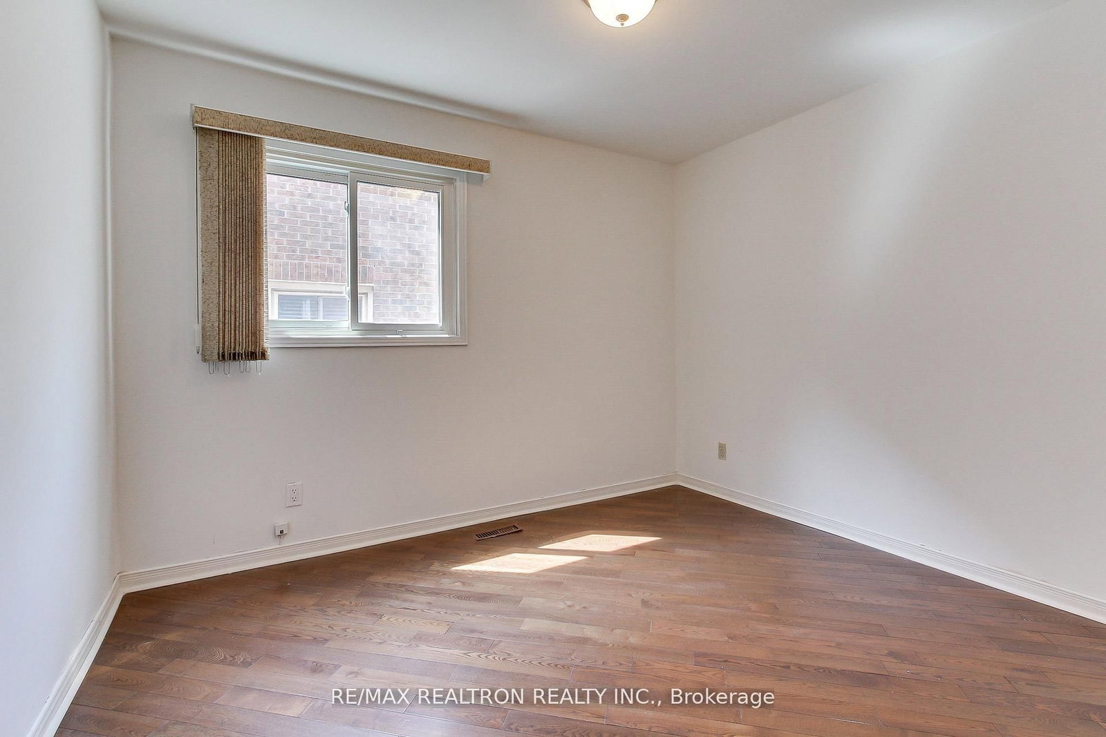 Detached House for sale at 19 Crystal Drive, Richmond Hill, Ontario, L4C 7Z4 - Mill Pond - MLS: N12786294