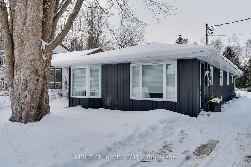 54 Blue Jay Blvd, Georgina, L0E 1N0 | Image 3