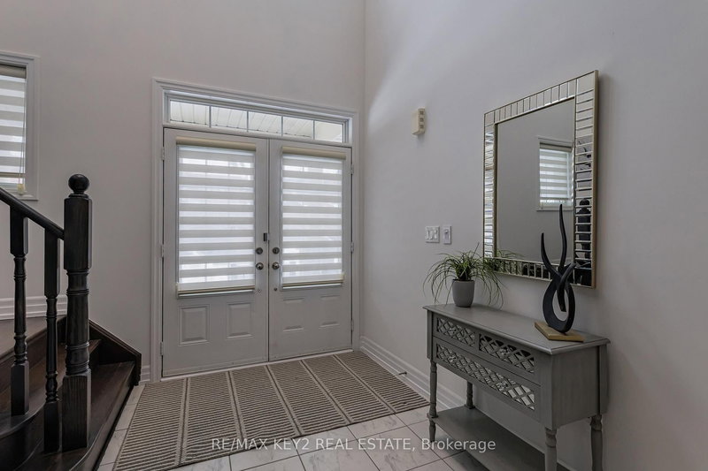 75 Pear Blossom Way, East Gwillimbury, L9N 0T3 | Image 2