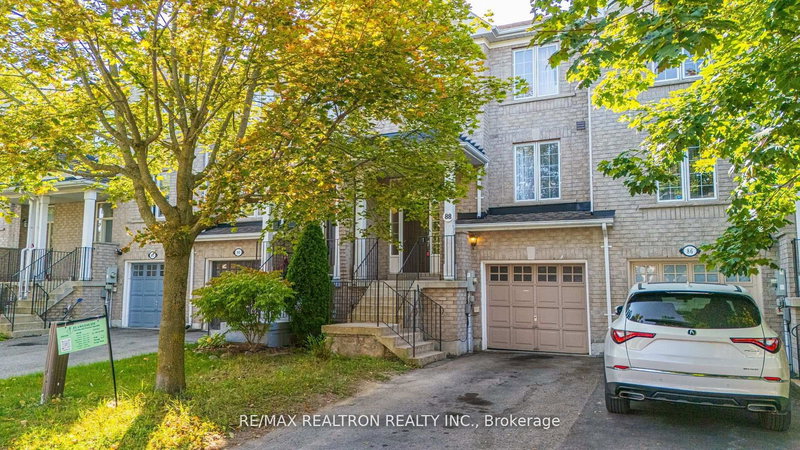88 Banbrooke Cres, Newmarket, L3X 2W9 | Image 2