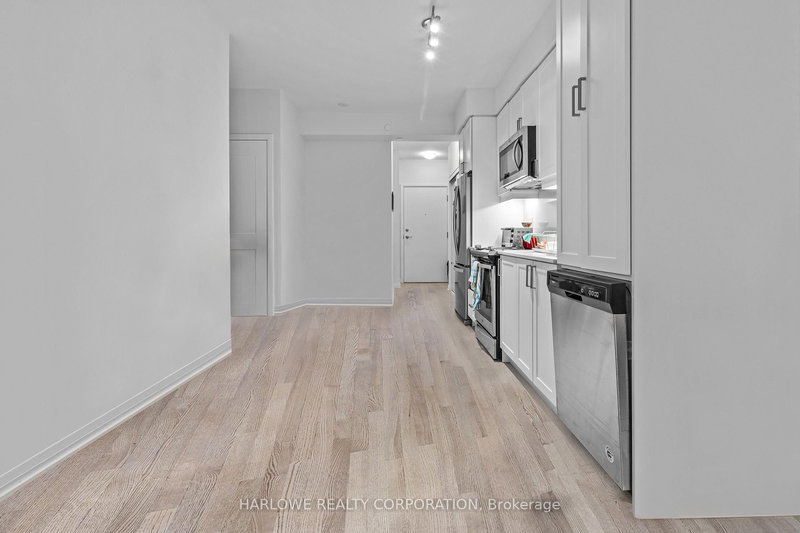 3118 - 7895 Jane St, Vaughan, L4K 2M7 | Image 2