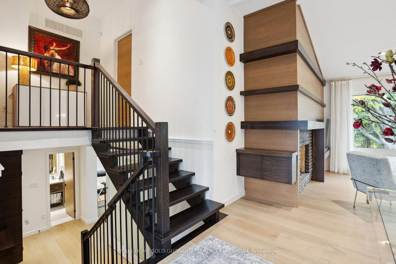 48 Royal Rd, Aurora, L4G 1A9 | Image 2