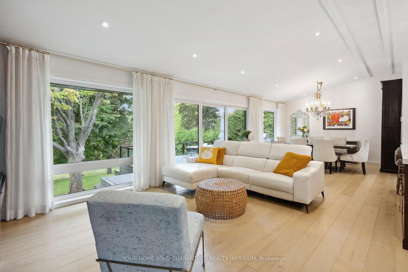 48 Royal Rd, Aurora, L4G 1A9 | Image 3