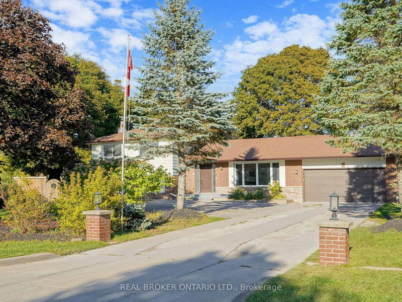 15 Jasmine Cres, Whitchurch-Stouffville, L4A 7X4 | Image 3
