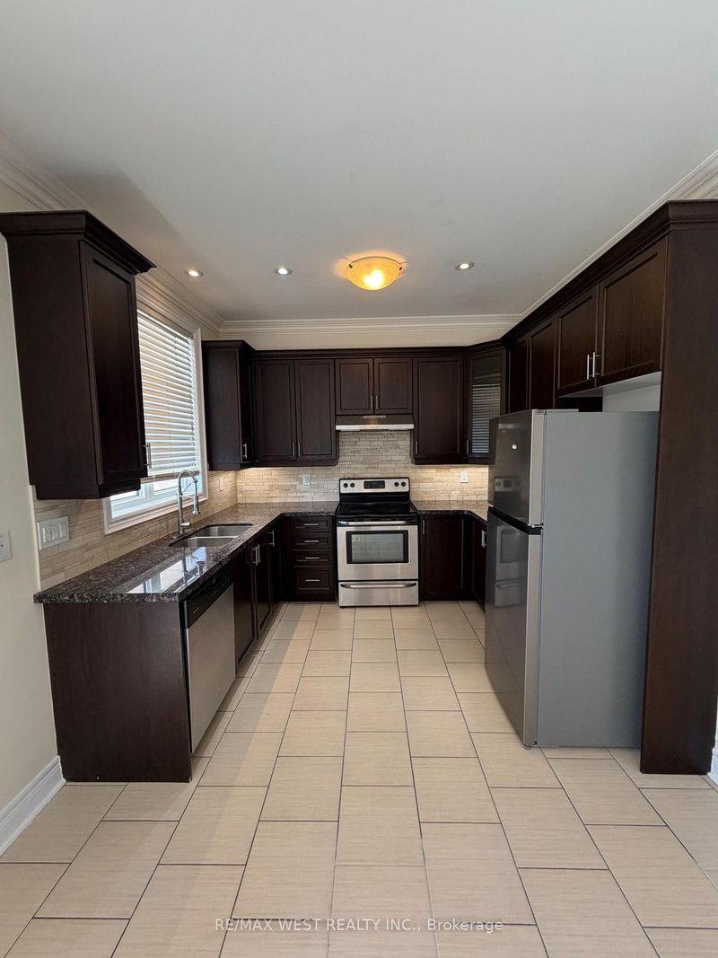 106 Grand Trunk Ave, Vaughan, L6A 0Y3 | Image 3