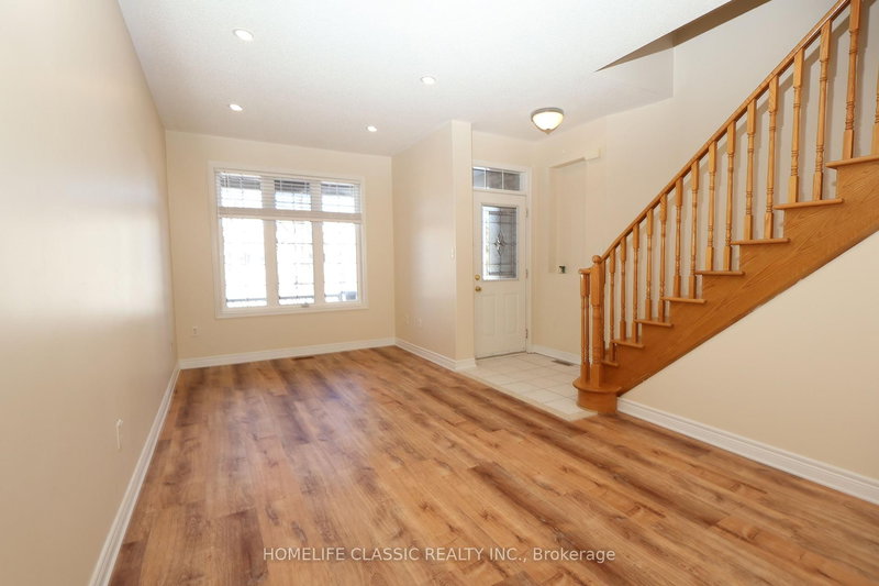 41 Chelton Dr Dr, Richmond Hill, L4E 4A9 | Image 3