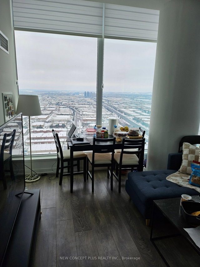 4502 - 950 Portage Parkway