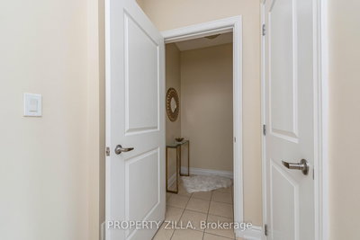 2-9621 Jane Street, Vaughan, Ontario image-0-4