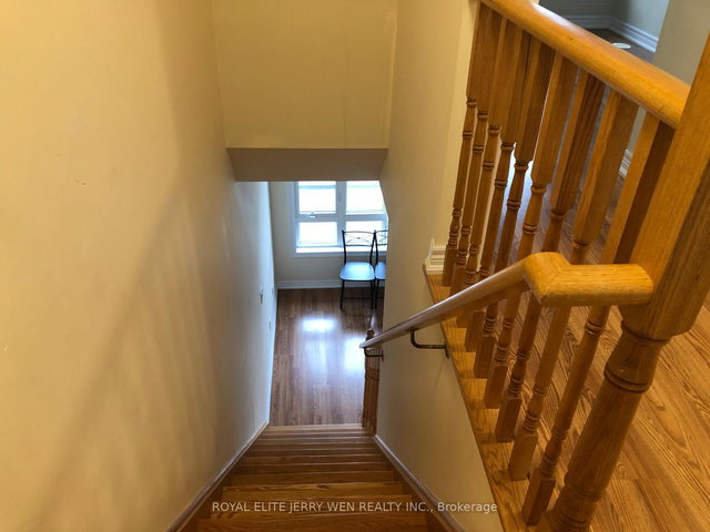 4 - 9601 Jane Street