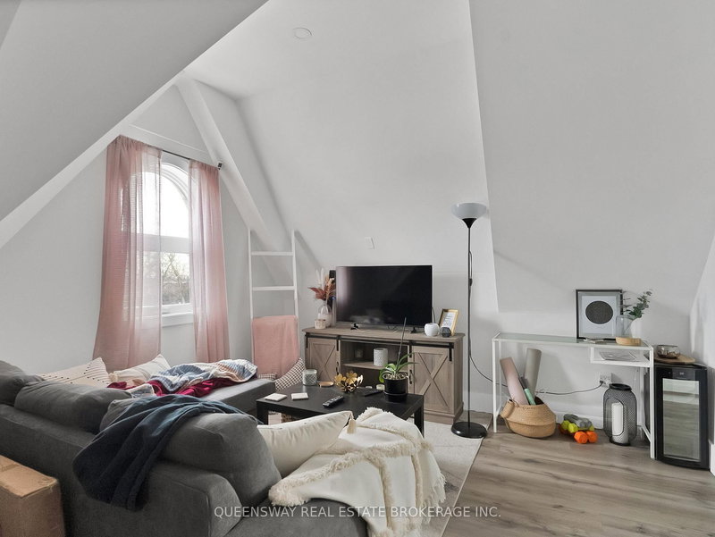 3A - 352 Main St N, Markham, L3P 1Z1 | Image 2