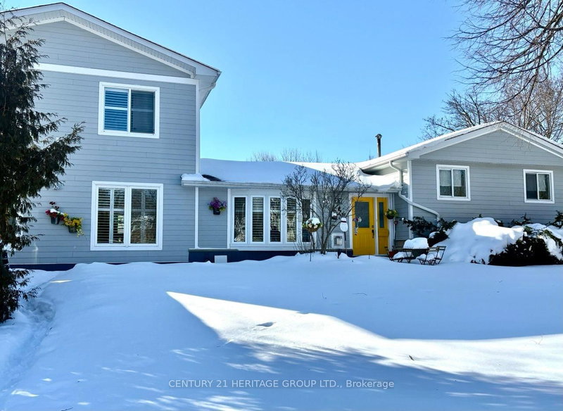 22 Cedar Cres, Aurora, L4G 3J8 | Image 2