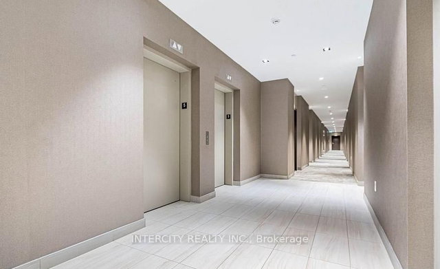 1608 - 60 Honeycrisp Crescent