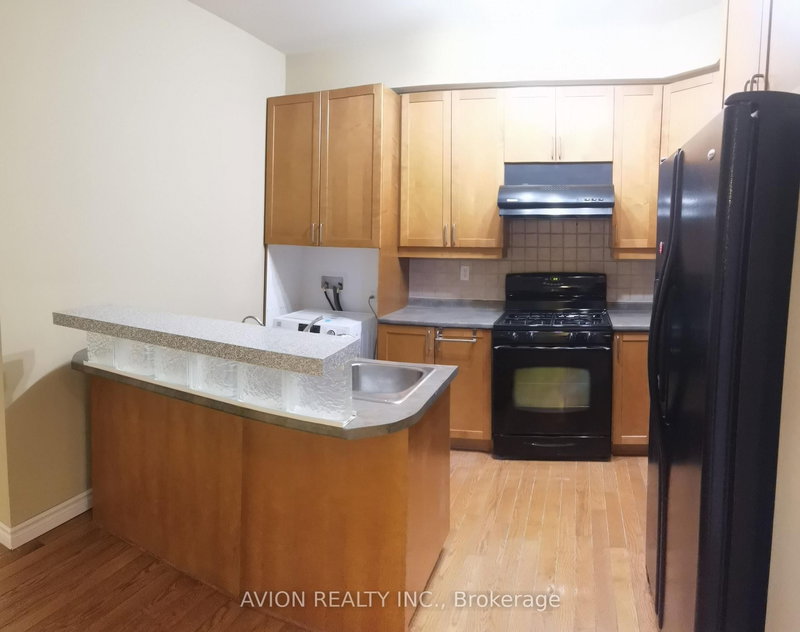 Main Floor - 428 Bur Oak Ave, Markham, L6C 2S1 | Image 2