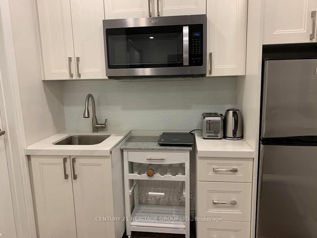 Main Floor - 15 Valleyway Crescent