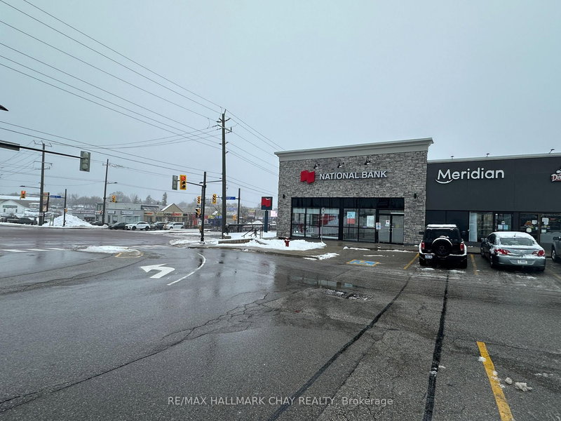 13 - 72 Davis Dr, Newmarket, L3Y 7T7 | Image 2