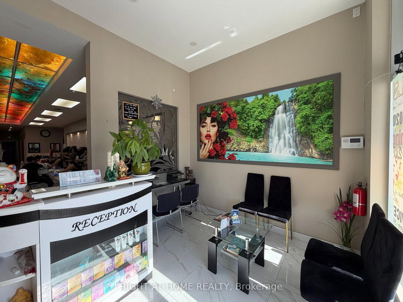 C3 - 115 First Commerce Dr, Aurora, L4G 0G2 | Image 2