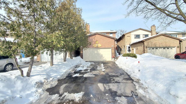 6 Cottsmore Crescent