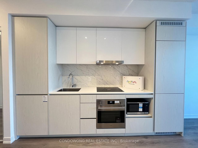 2607 - 28 Interchange Way