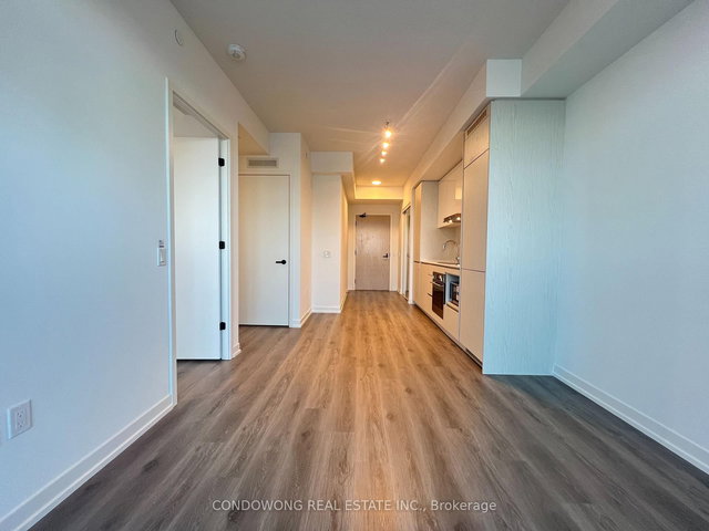 2607 - 28 Interchange Way