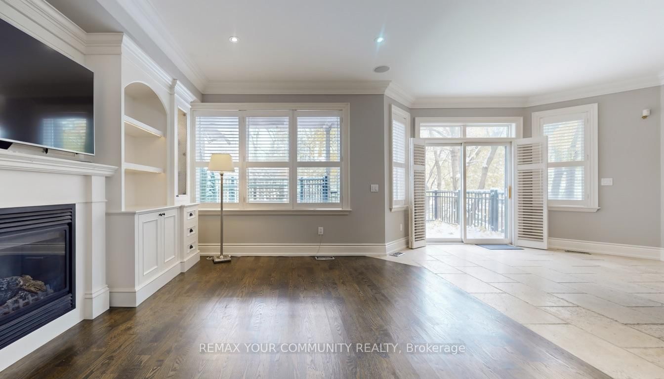 Detached House for sale at 83 Hunt Avenue, Richmond Hill, Ontario, L4C 4H1 - Mill Pond - MLS: N12798530