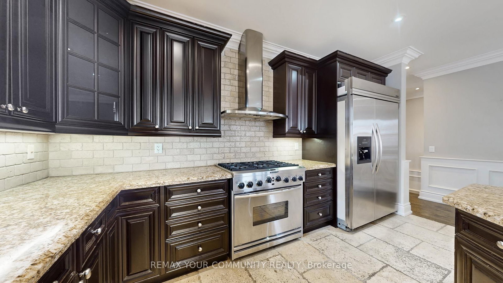 Detached House for sale at 83 Hunt Avenue, Richmond Hill, Ontario, L4C 4H1 - Mill Pond - MLS: N12798530