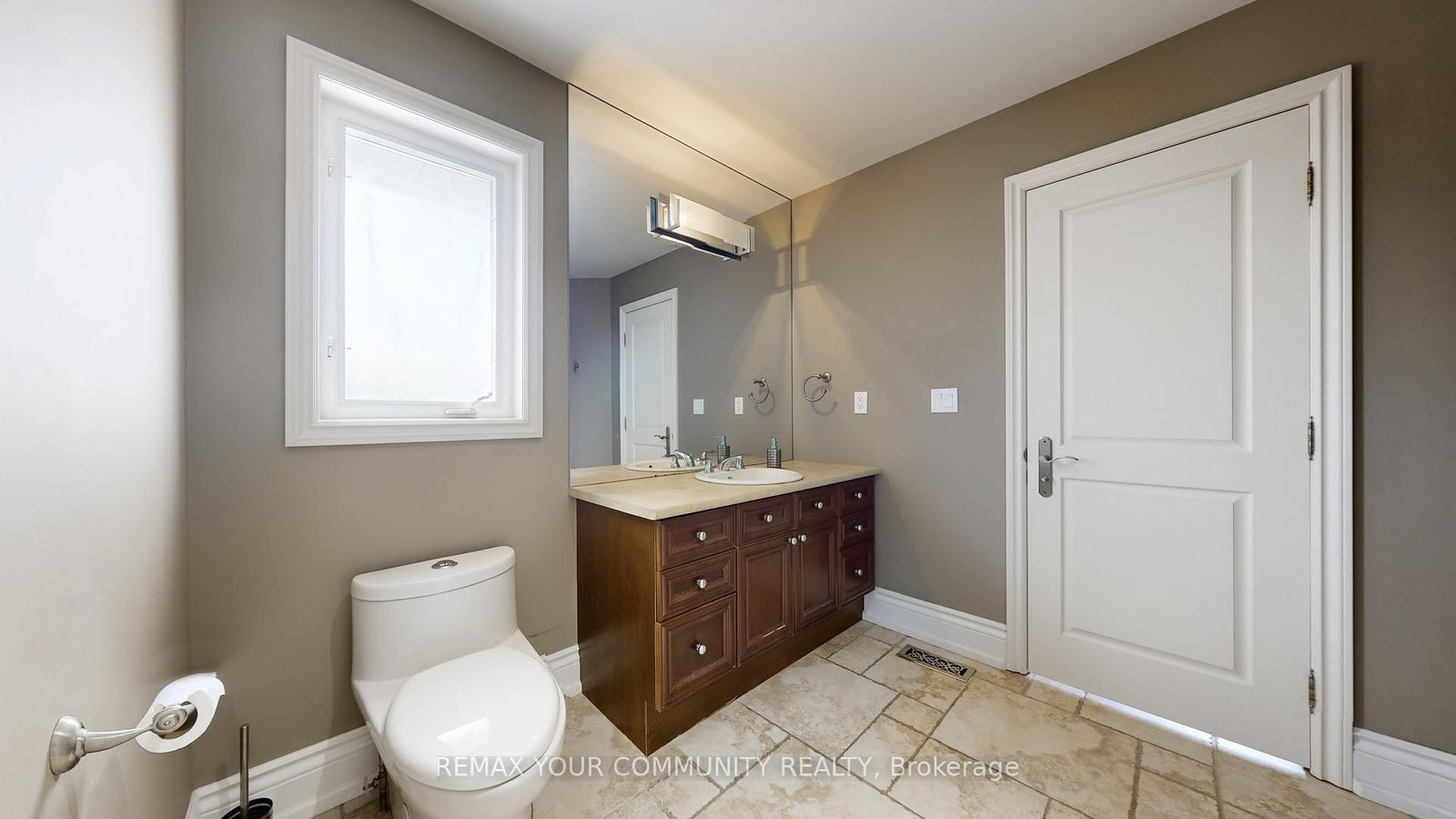 Detached House for sale at 83 Hunt Avenue, Richmond Hill, Ontario, L4C 4H1 - Mill Pond - MLS: N12798530