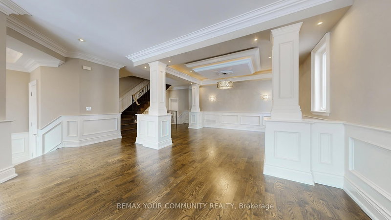 83 Hunt Ave, Richmond Hill, L4C 4H1 | Image 3