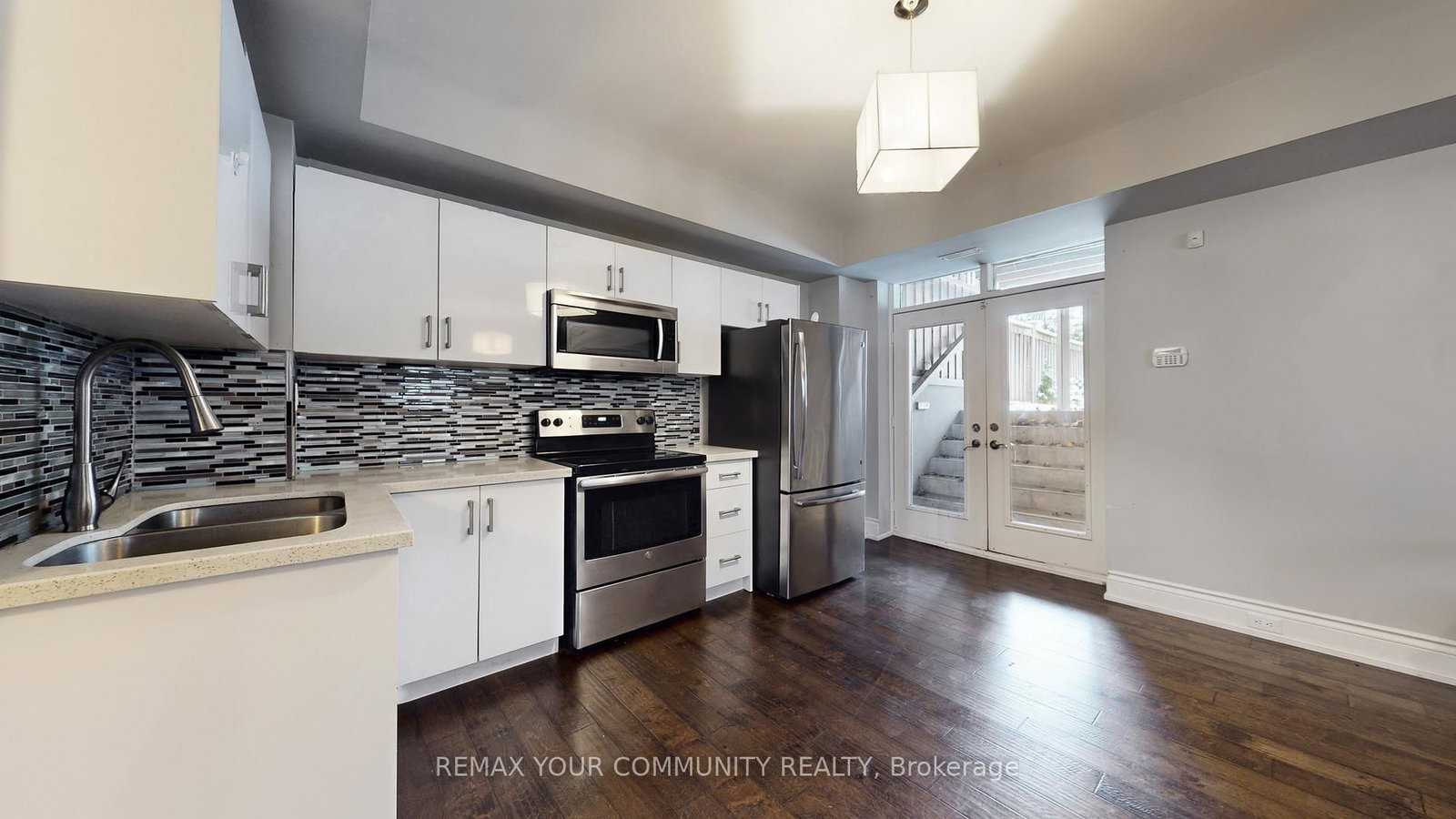 Detached House for sale at 83 Hunt Avenue, Richmond Hill, Ontario, L4C 4H1 - Mill Pond - MLS: N12798530