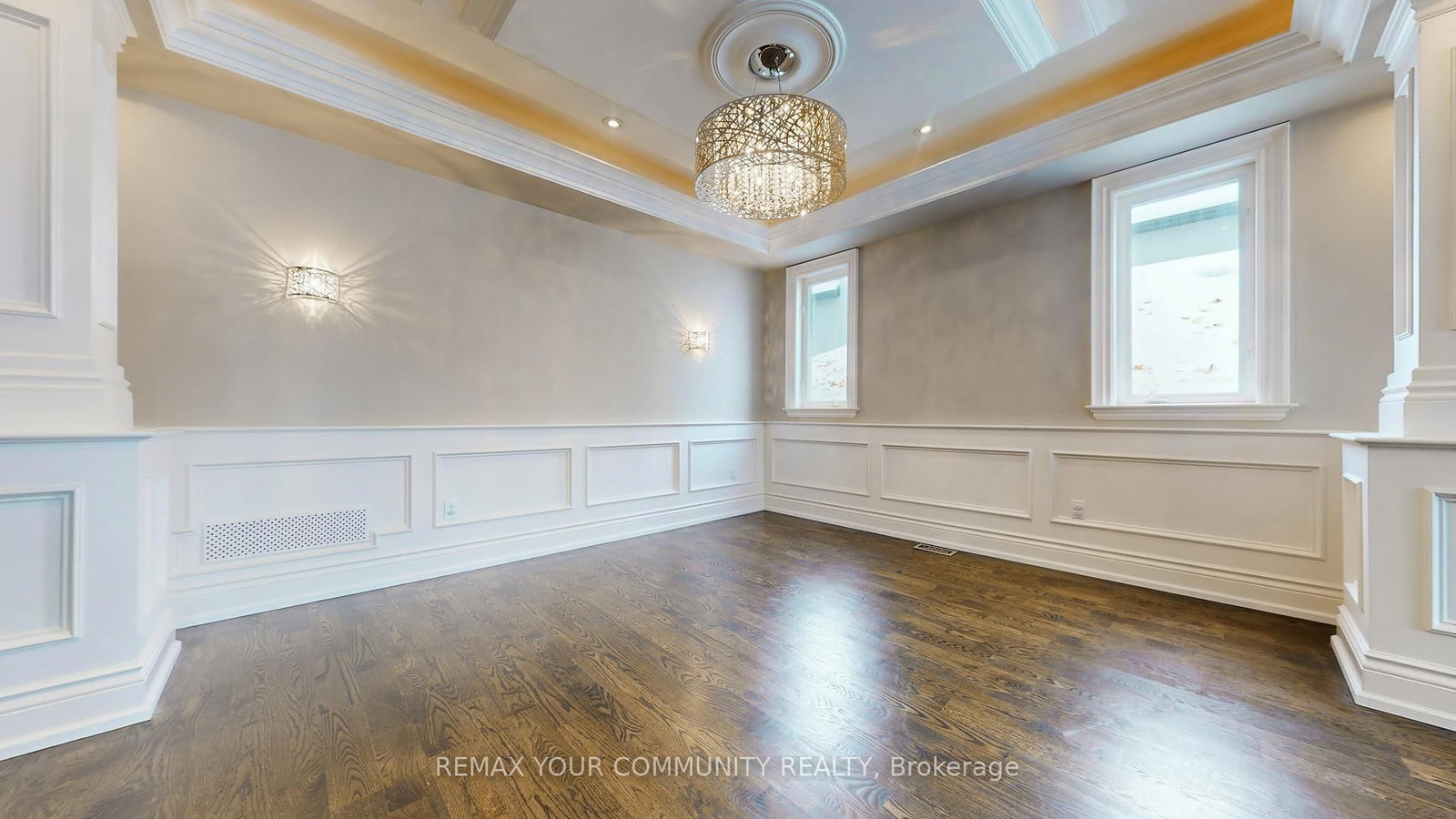 Detached House for sale at 83 Hunt Avenue, Richmond Hill, Ontario, L4C 4H1 - Mill Pond - MLS: N12798530