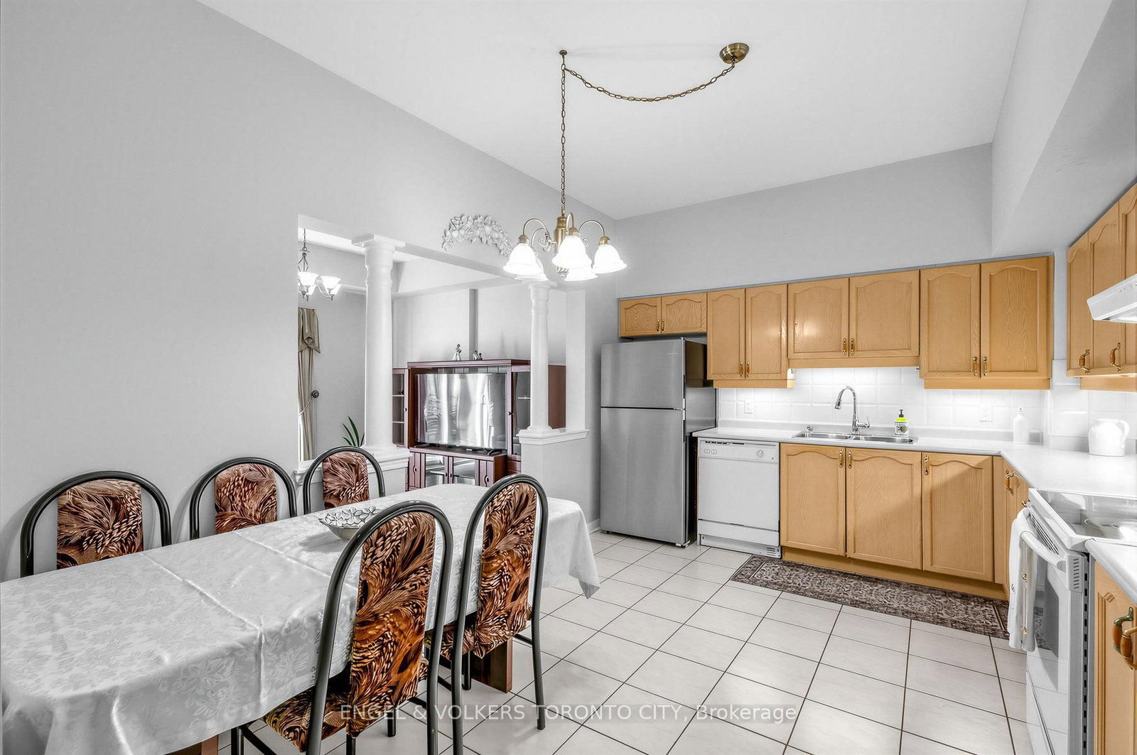 Condo for sale at 105-2506 Rutherford Road, Vaughan, Ontario, L4K 5N4 - Maple - MLS: N12798626