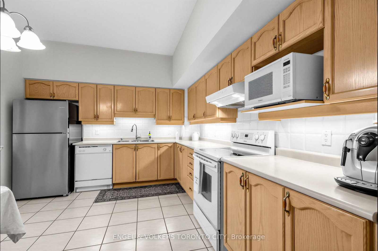 Condo for sale at 105-2506 Rutherford Road, Vaughan, Ontario, L4K 5N4 - Maple - MLS: N12798626