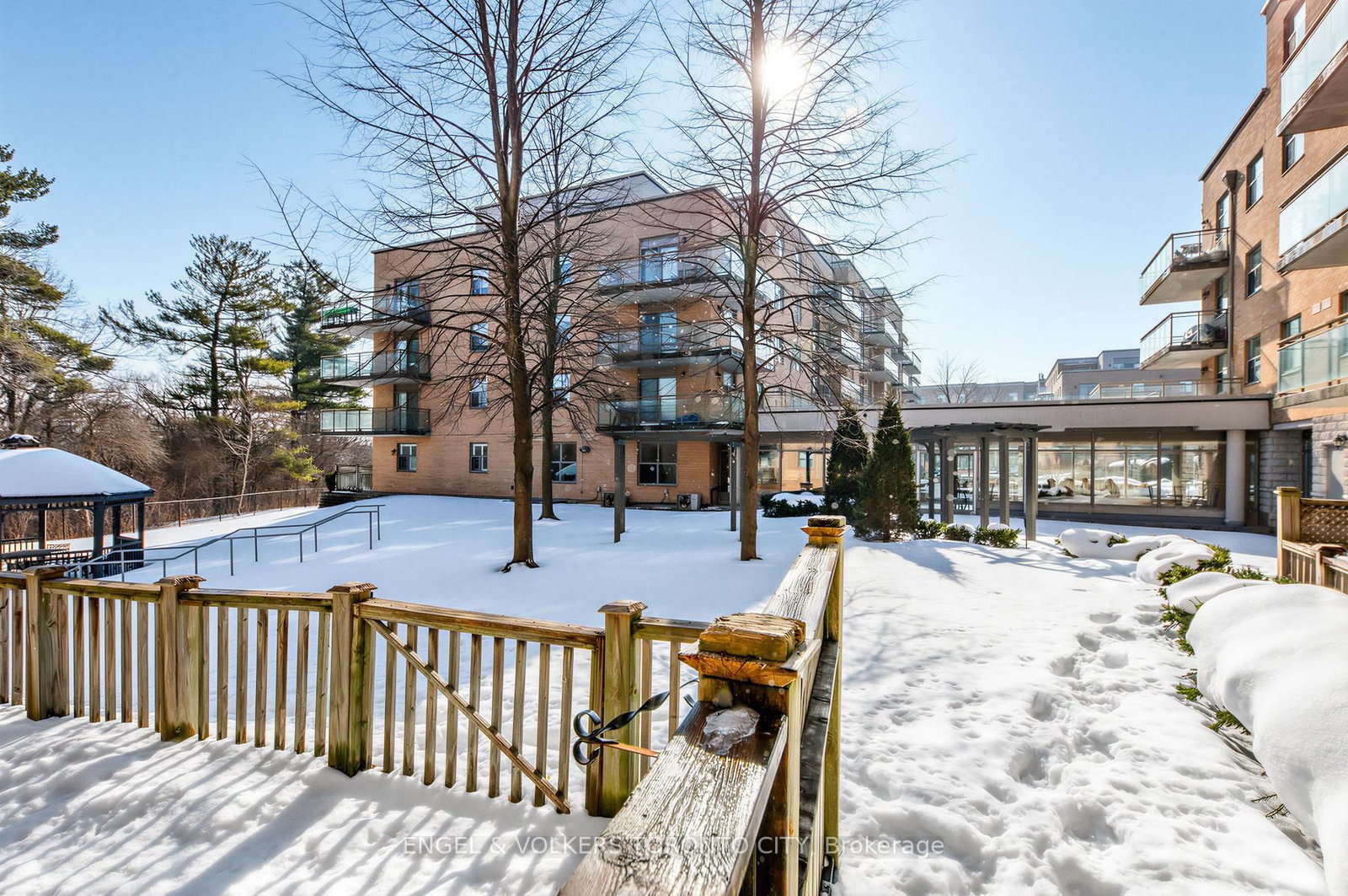Condo for sale at 105-2506 Rutherford Road, Vaughan, Ontario, L4K 5N4 - Maple - MLS: N12798626