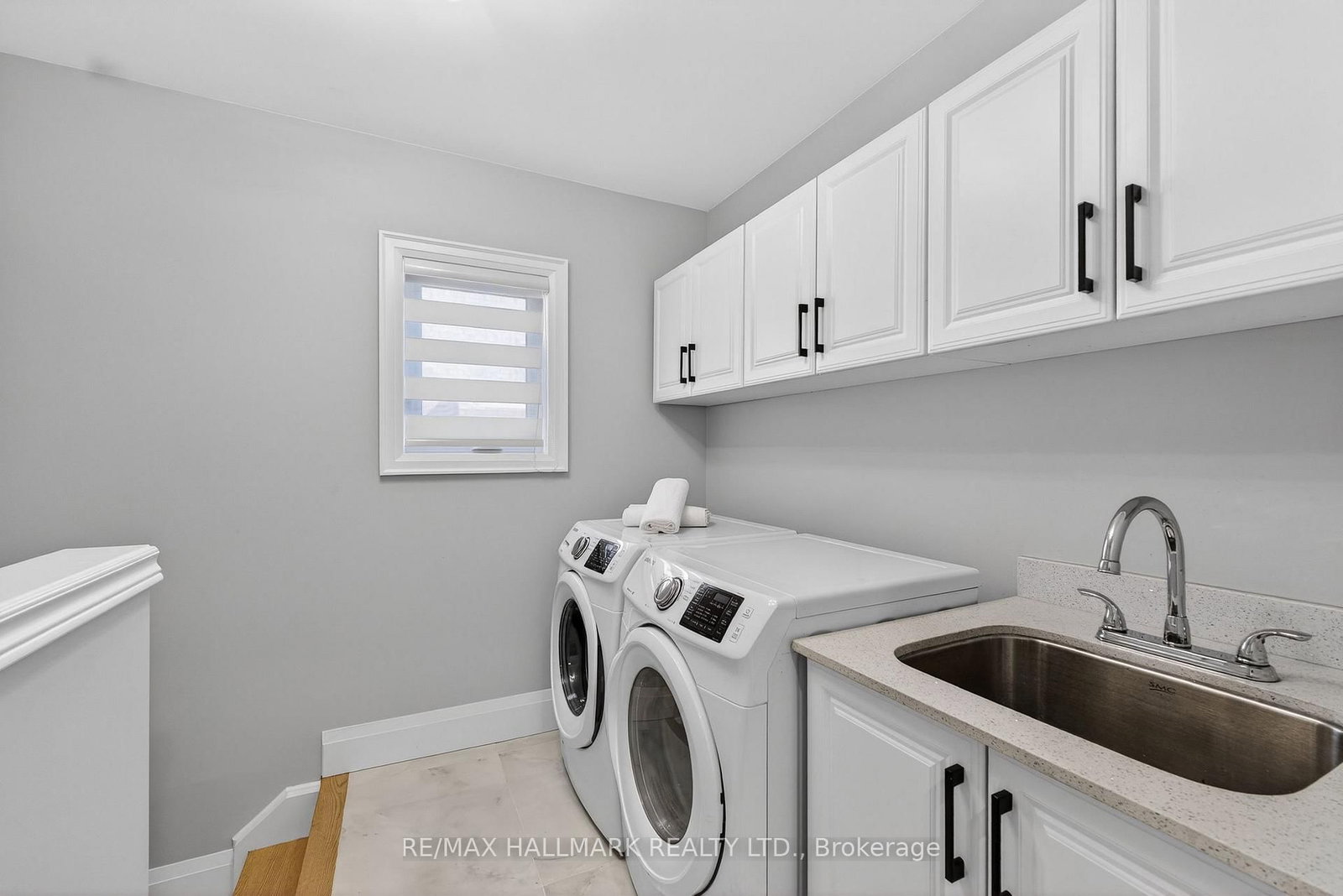 Detached House for sale at 372 Crofters Road, Vaughan, Ontario, L4L 8Y3 - Islington Woods - MLS: N12798716