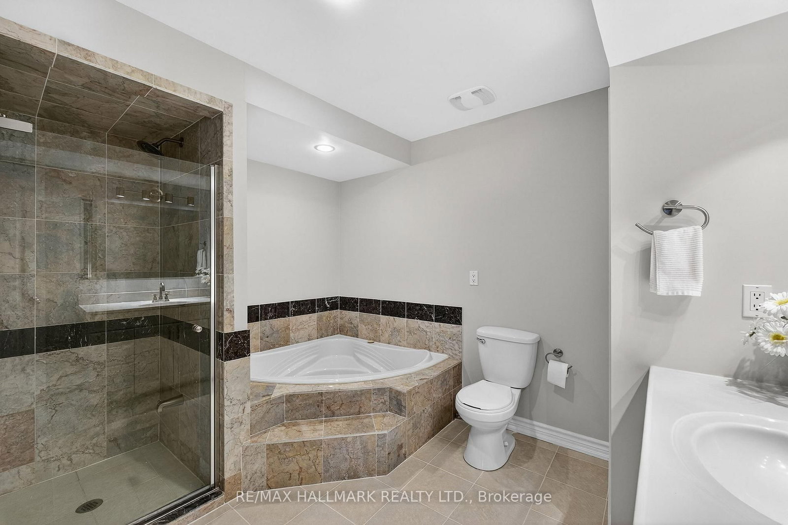 Detached House for sale at 372 Crofters Road, Vaughan, Ontario, L4L 8Y3 - Islington Woods - MLS: N12798716