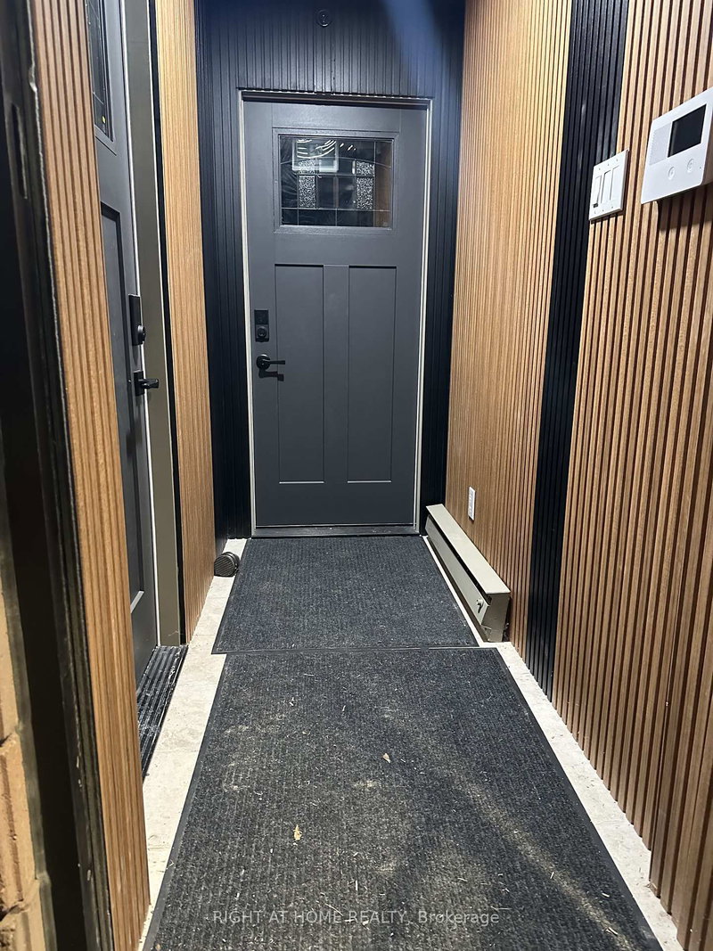 4 - 1228 Gorham St, Newmarket, L3Y 8Z1 | Image 3