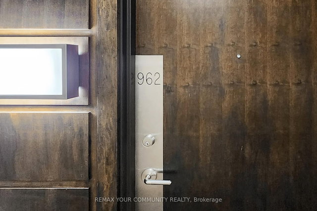 962 - 23 Cox Boulevard