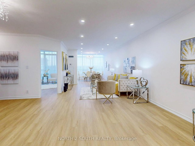 PH27 - 32 Clarissa Drive W