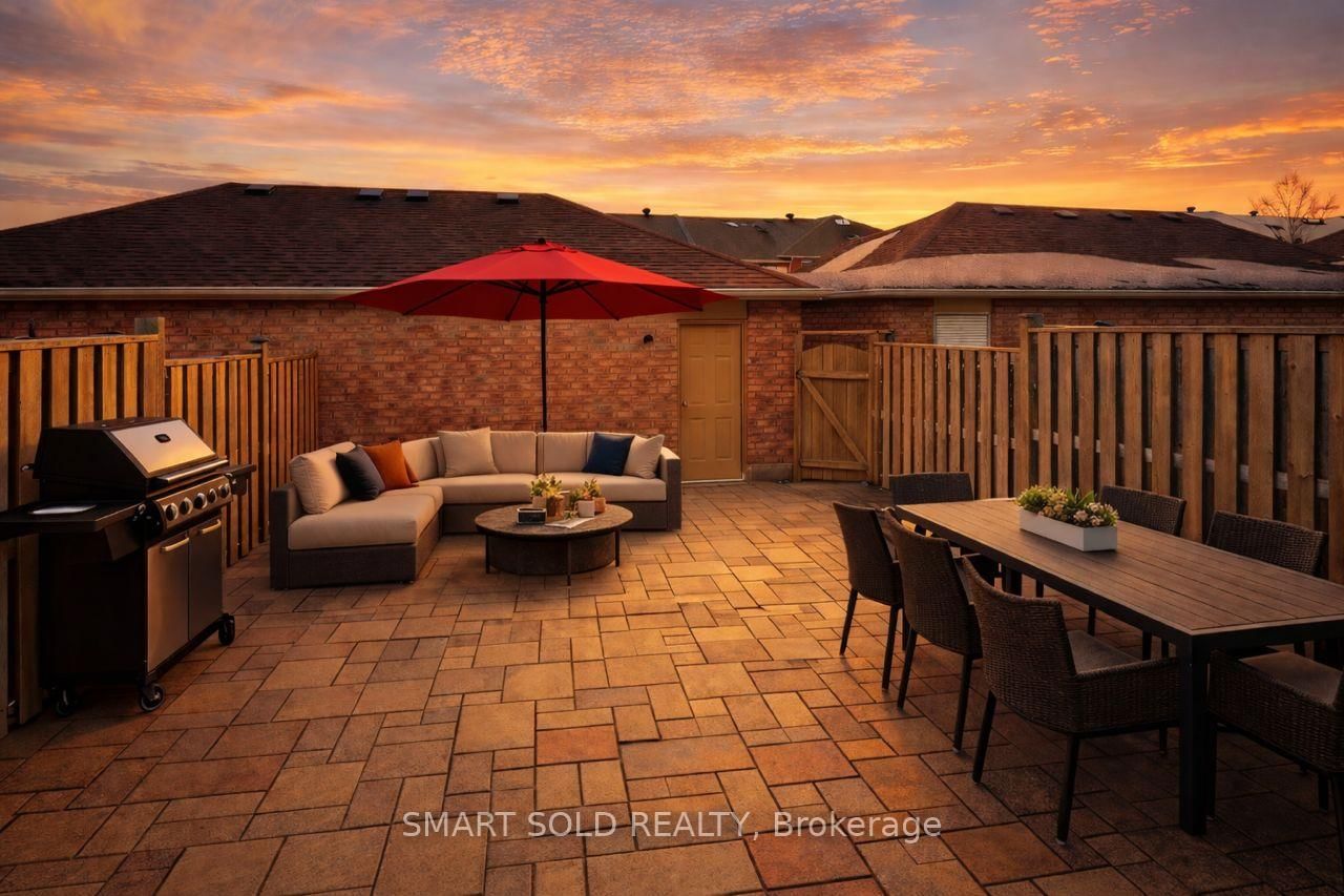 Townhouse for sale at 704 Castlemore Avenue, Markham, Ontario, L6E 1M9 - Wismer - MLS: N12800292