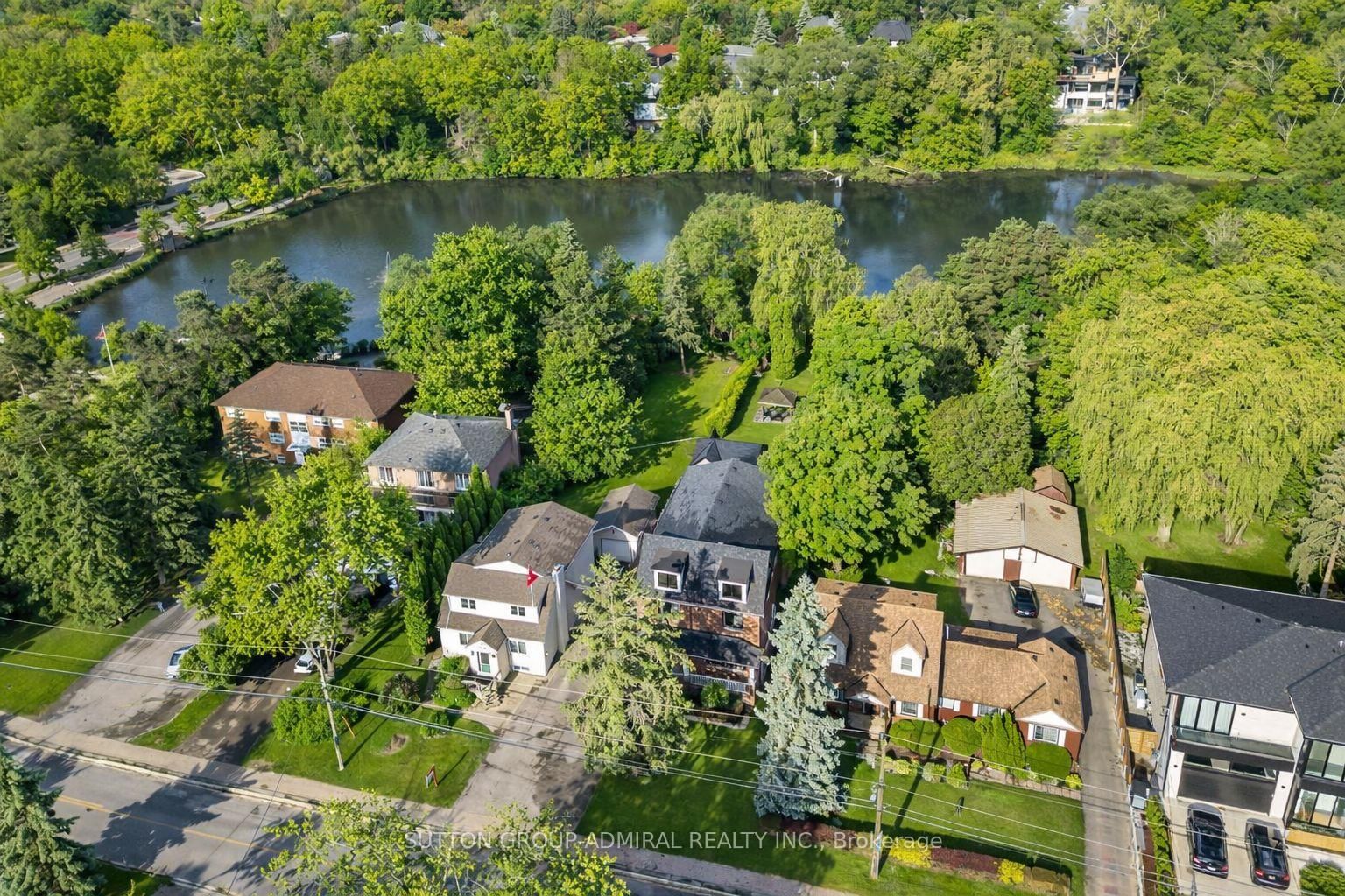 Detached House for sale at 110 Wood Lane, Richmond Hill, Ontario, L4C 4W1 - Mill Pond - MLS: N12801198