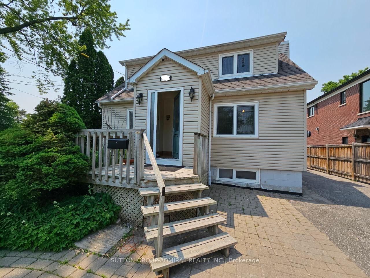 Detached House for sale at 110 Wood Lane, Richmond Hill, Ontario, L4C 4W1 - Mill Pond - MLS: N12801198