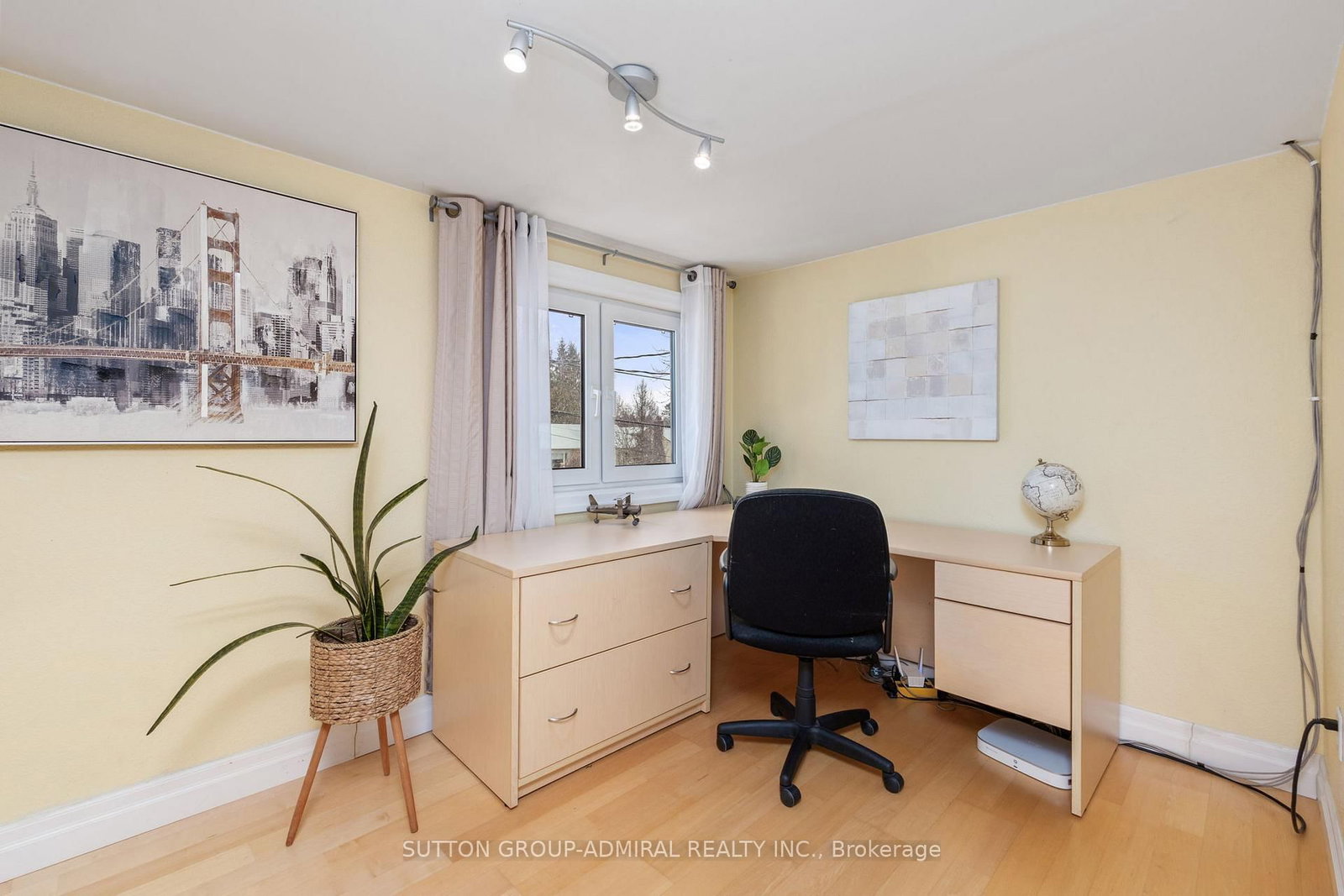 Detached House for sale at 110 Wood Lane, Richmond Hill, Ontario, L4C 4W1 - Mill Pond - MLS: N12801198