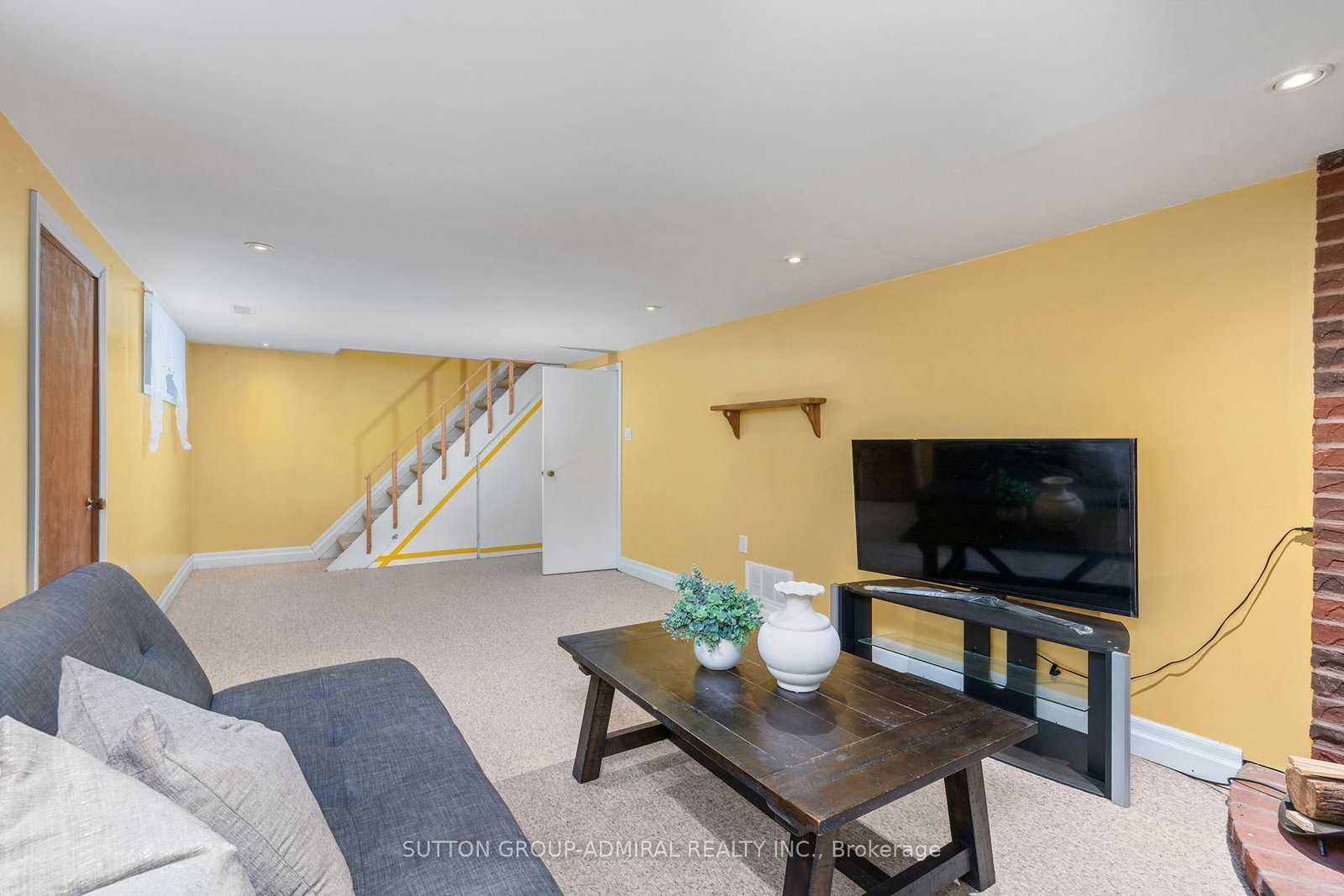 Detached House for sale at 110 Wood Lane, Richmond Hill, Ontario, L4C 4W1 - Mill Pond - MLS: N12801198