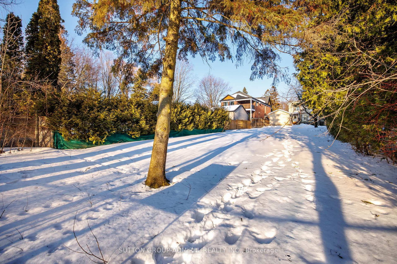 Detached House for sale at 110 Wood Lane, Richmond Hill, Ontario, L4C 4W1 - Mill Pond - MLS: N12801198