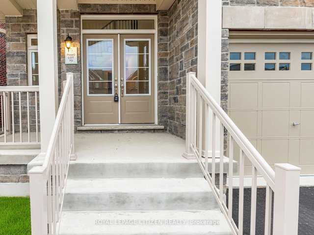 7 Jeanne Pynn Avenue