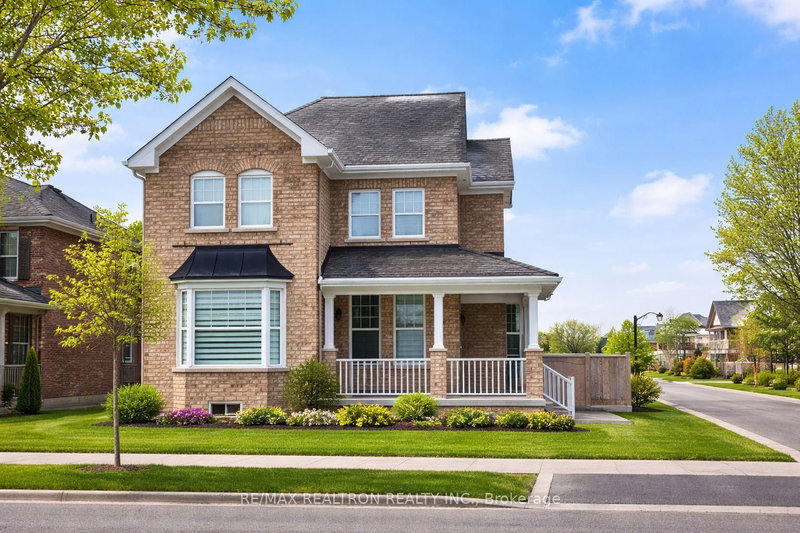 285 West Lawn Cres, Whitchurch-Stouffville, L4A 1X3 | Image 2