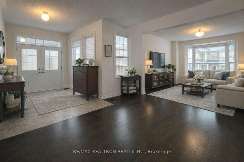 285 West Lawn Cres, Whitchurch-Stouffville, L4A 1X3 | Image 3