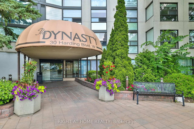 802 - 30 Harding Boulevard W