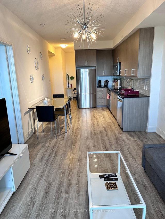 807B - 9600 Yonge Street